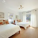 Stylish 4B3B Villa Near Sunset Blvd