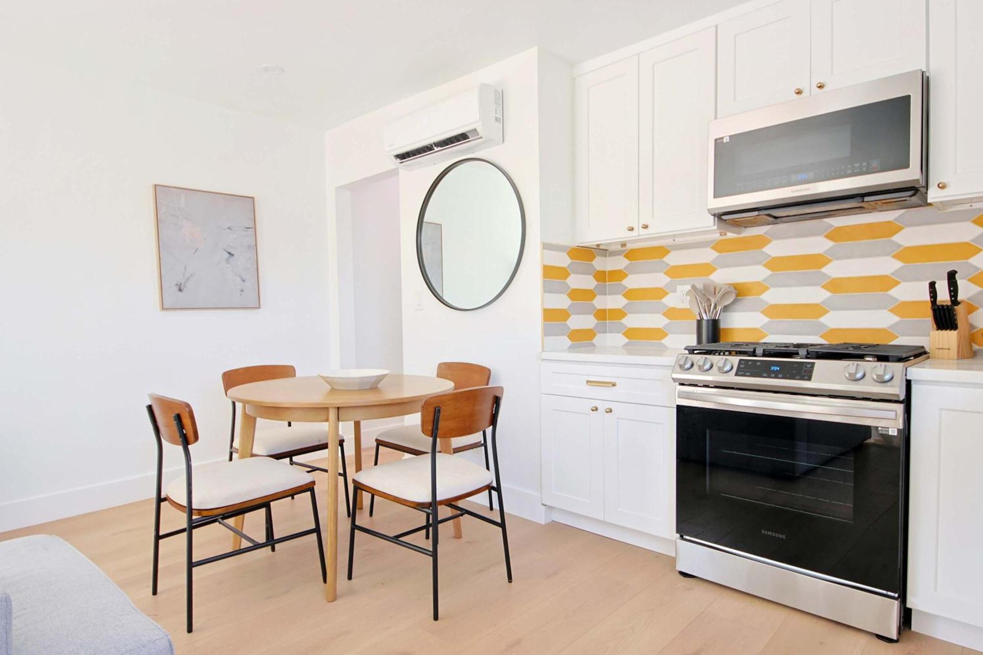 Stylish 4b3b Near Sunset Blvd Villa *